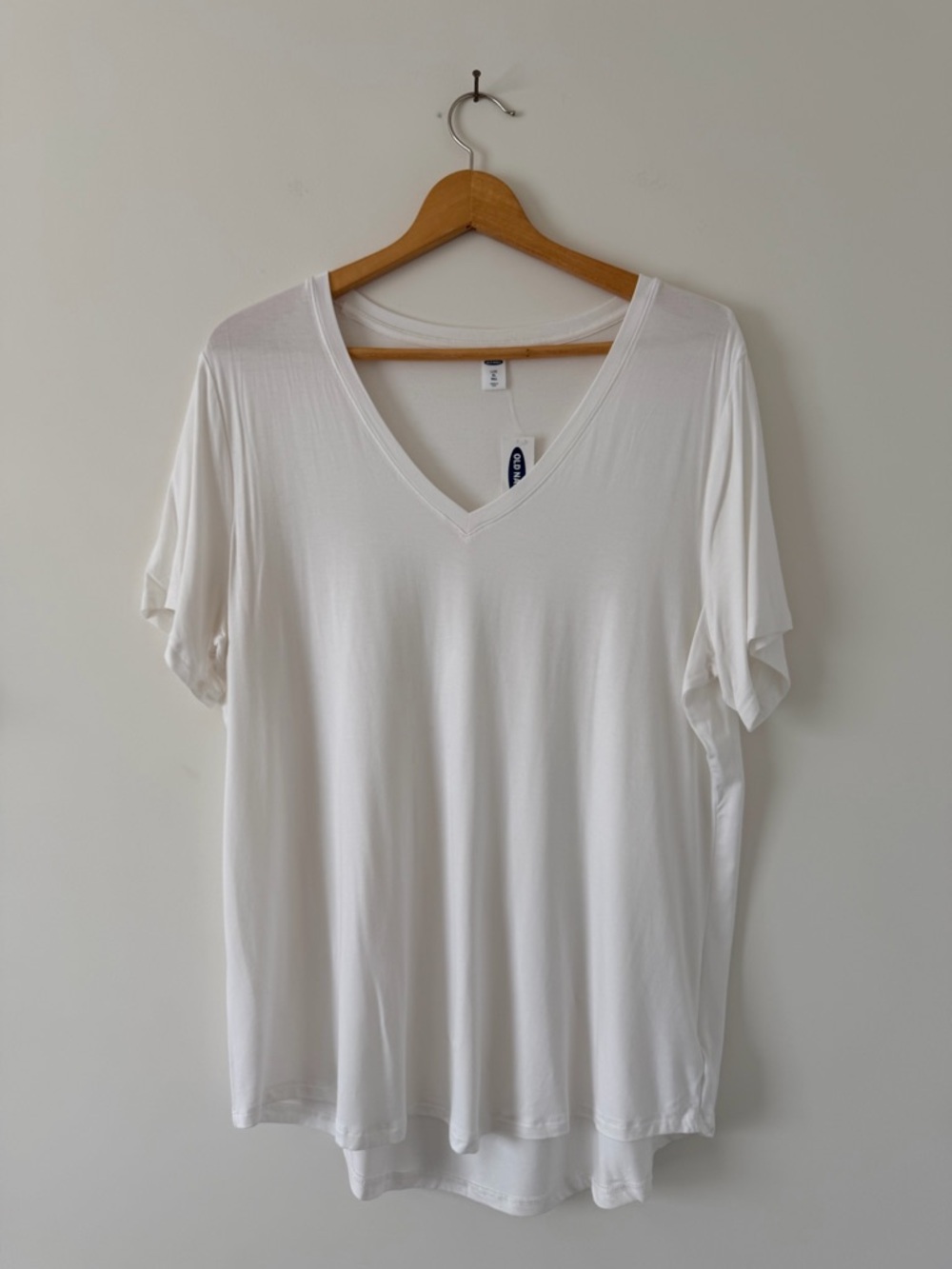 Old Navy White Luxe V-neck Size XL Tall